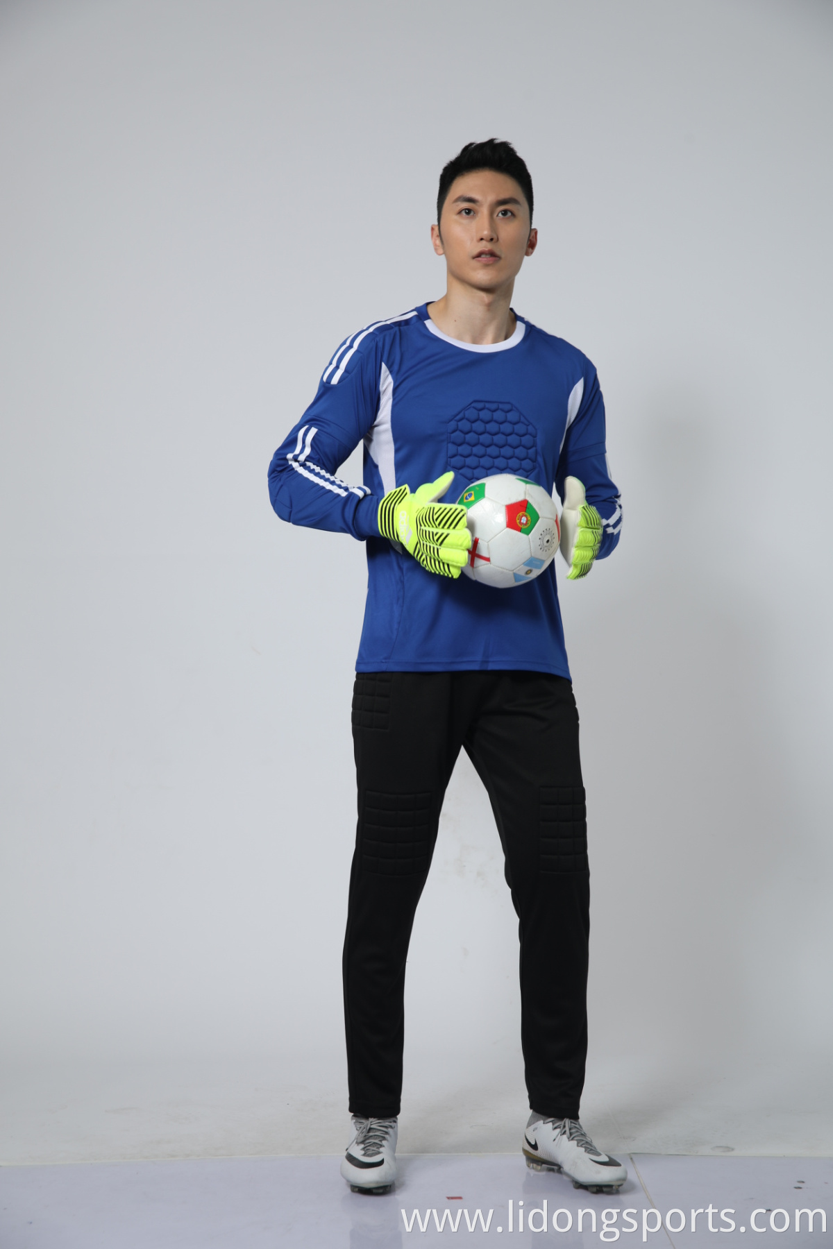 Wholesale customized long sleeve soccer goalkeeper jersey